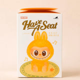 Chaveiro Pelúcia Surpresa Labubu Com Fantasia De Coelho